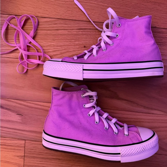 Purple converse sneakers - Picture 3 of 4